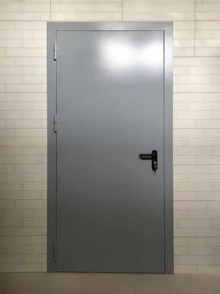 Дверь серого цвета Дверь серого цвета