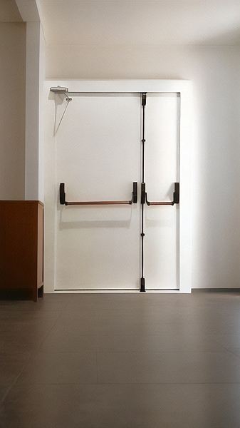 Дверь с ручками антипаника Дверь с ручками антипаника